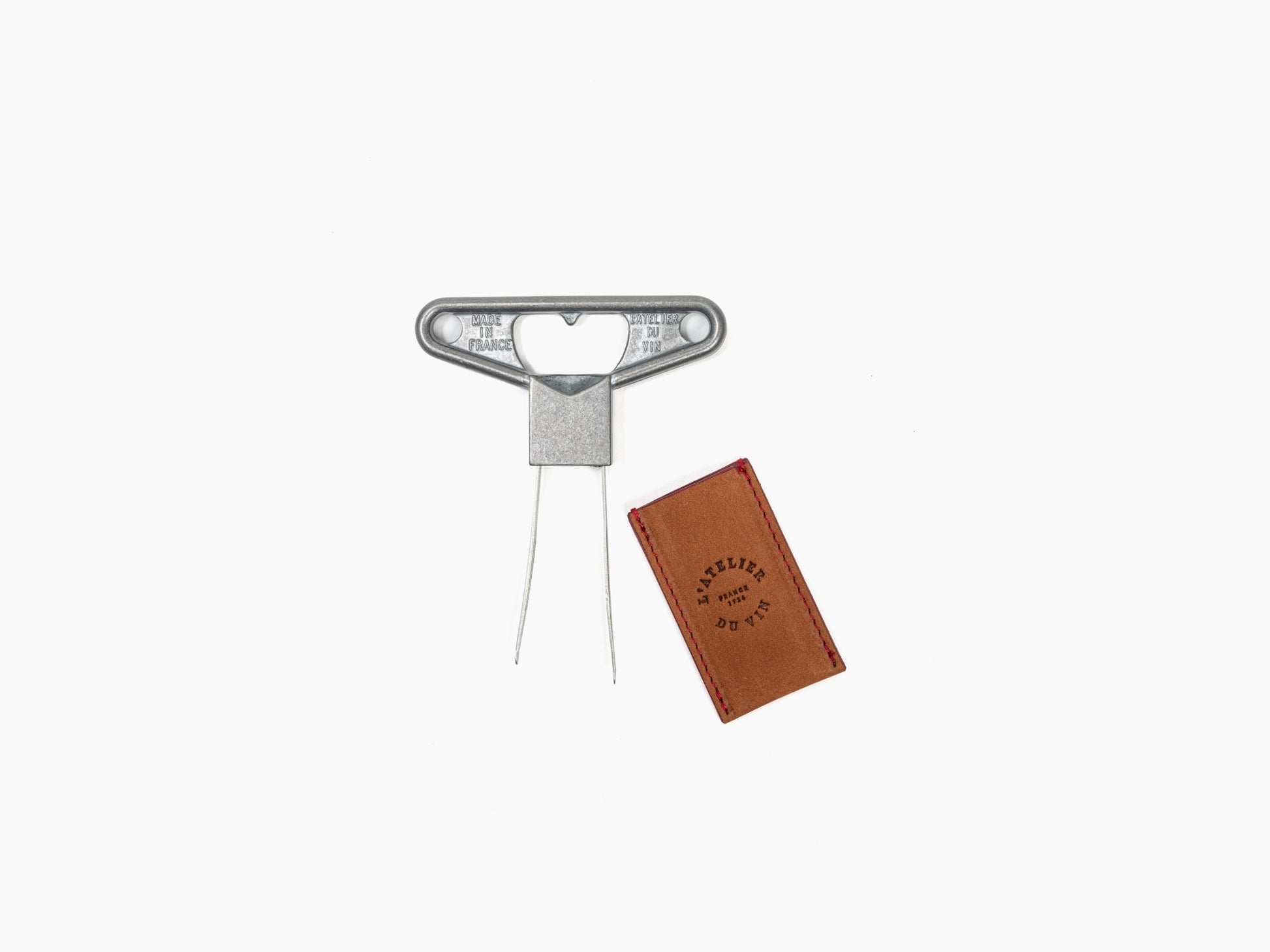 Close up of Oeno Motion Groom showing corks arranged around a round wooden base and chrome center.