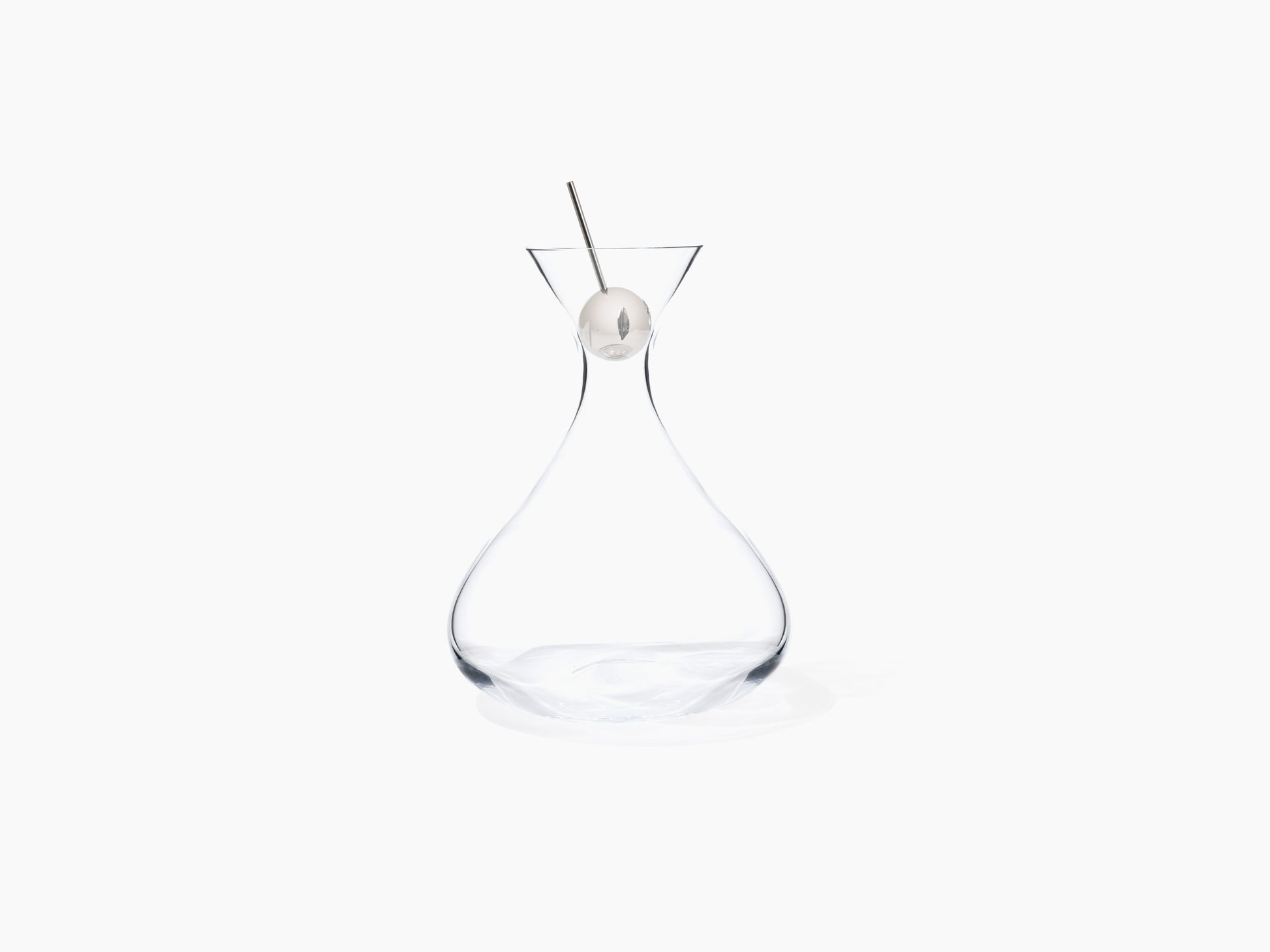 Open Cristal Developer Soufflée bouche wine decanter with integrated aroma sphere at the neck.